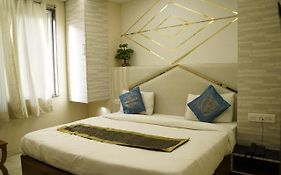 Hotel Wall City 55 - Near Ndls Station & Connaught Place